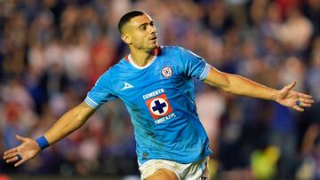 Cruz Azul's Greek forward Giorgos Giakoumakis celebrates scoring his team's first goal during the Liga MX Apertura football league match between Cruz Azul and Tijuana at the Ciudad de los Deportes stadium in Mexico City on July 16, 2024. (Photo by ALFREDO ESTRELLA / AFP)