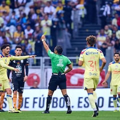 ¡Polémica! El árbitro del América vs Pachuca perdona las tarjetas rojas