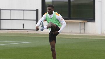 19/02/22
 ENTRENAMIENTO DEL VALENCIA CF - 
 ILAIX MORIBA
 
 
 
 
 
 
 
 