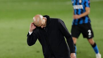 MADRID, SPAIN - NOVEMBER 3: Coach Zinedine Zidane of Real Madrid during the UEFA Champions League match between Real Madrid v Internazionale at the Alfredo Di Stefano Stadium on November 3, 2020 in Madrid Spain (Photo by David S. Bustamante/Soccrates/Gett