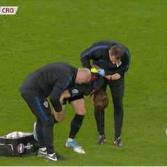 Alerta Modric: lesión y abandonó el campo sin poder plantar el pie