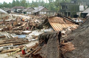 Con epicentro en la costa de Banda Aceh, el terremoto del océano Índico de 2004 de magnitud 9,1 Mw dio lugar a una serie de tsunamis devastadores que afectaron a la mayoría de los países que bordean este océano.