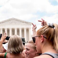 Supreme Court overturns Roe v. Wade live online: protests, opinion, abortion, trigger laws in United States...