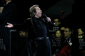 Raphael, Dino Gordillo y Yuri fueron los artistas que destacaron en la segunda noche del Festival de Viña del Mar 2019. 