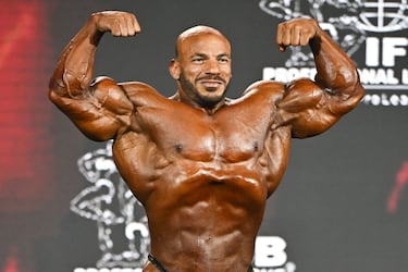 Mamdouh Mohammed Hassan Elssbiay nació en el Bajo Egipto y es miembro oficial de la Federación Internacional de Fisicoculturismo. Se dice de él que tiene un "tamaño excepcional". En 2020 se convirtió en el primer africano en ganar el Mister Olympia.