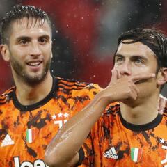 Dybala: "Estuve a punto de hacer una locura por camisetas de Maradona y Del Piero"