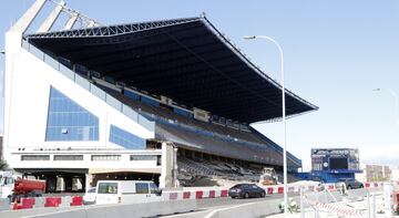 The half-demolished Vicente Calderón stadium pictured during the first week of November with the M-30 diverted past the main stand.