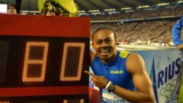 <b>CIFRA MÁGICA. </b>Merritt señala los 12.80, récord mundial.