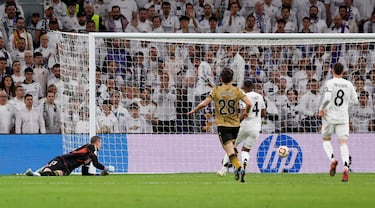 0-1. Peina de cabeza Pablo Marín superando a Lucas Vázquez, deja toda la banda para la carrera de Ander Barrenetxea que en el mano a mano, bate a Andriy Lunin con disparo raso, por debajo de las piernas.