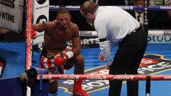Brook se resiente de su lesión y Spence le arrebata el título