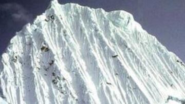 El nevado de Chacraraju, en la Cordillera Blanca peruana, se ha cobrado la vida de los montañeros españoles Daniel Crespo (27 años) y Alejandro Bonilla (26).