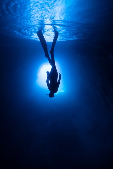 This image is free for editorial purposes only when used in relation to Red Bull Illume. Please always add the photographer credit: ? Name of photographer / Red Bull Illume Photographer: Victor de Valles Iba?ez, Athlete: Victor de Valles Iba?ez, Location: North Coast Menorca Island, Spain // Red Bull Illume 2023 // SI202310091278 // Usage for editorial use only //