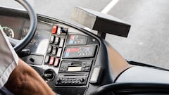 Un conductor de autob¨²s se queda sin gasolina a mitad de trayecto, la empresa le despide y la Justicia dicta sentencia con procedente