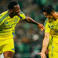 Jhon Durán se rinde a Cristiano Ronaldo: “Estoy en modo FIFA, celebrando con el mejor de la historia”