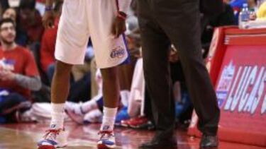 DEFENSA Y ATAQUE. Doc Rivers ha dado solidez a los Clippers.