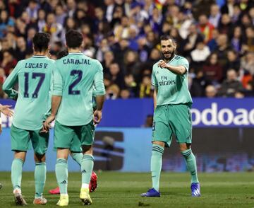 0-4. Karim Benzema celebró el cuarto gol.