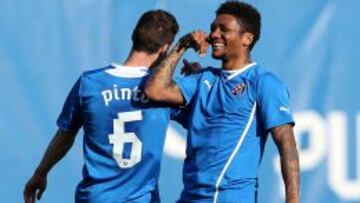 Junior Fernándes anotó por segundo partido consecutivo en el Dinamo Zagreb.