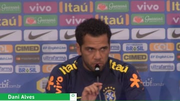 Para Alves, Coutinho y Neymar están al mismo nivel