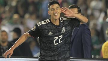 Uriel Antuna celebrando uno de sus tres goles ante Cuba en Copa Oro.