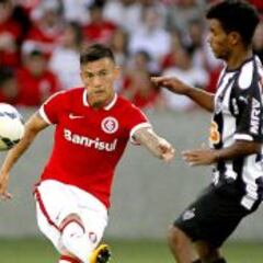 Inter acepta oferta de Leicester y Aránguiz debe decidir