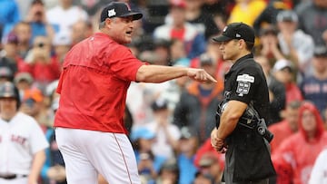 El último partido como entrenador de los Boston Red Sox de John Farrell acabó con su expulsión.