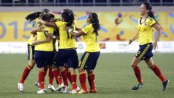 El equipo celebra uno de los goles en la victoria 2-0 ante Argentina. 