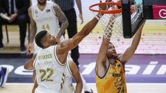 18/06/20 PARTIDO DE BALONCESTO LIGA ENDESA ACB  FASE FINAL VALENCIA  CORONAVIRUS COVID-19  JORNADA 1 GRUPO B REAL MADRID - HERBALIFE GRAN CANARIA  WALTER TAVARES  MATT COSTELLO