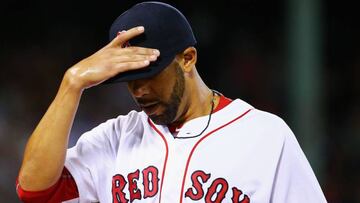 BOSTON, MA - JULY 23: David Price #24 of the Boston Red Sox is relieved during the sixth inning against the Minnesota Twins at Fenway Park on July 23, 2016 in Boston, Massachusetts.   Maddie Meyer/Getty Images/AFP
 == FOR NEWSPAPERS, INTERNET, TELCOS &amp; TELEVISION USE ONLY ==