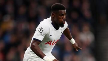 El lateral derecho del Tottenham, Serge Aurier, durante un partido.