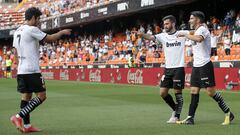 Guedes, Gay&agrave; y Soler, en Mestalla. 
 