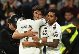 Tres para dos puestos