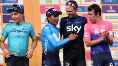 Chris Froome saluda a Nairo Quintana tras la &uacute;ltima etapa del Tour Colombia 2.1.