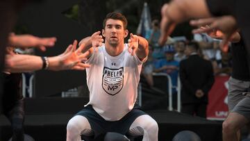 Michael Phelps entrena con el p&uacute;blico como embajador de la marca de ropa deportiva Under Armour durante un evento en Buenos Aires, Argentina.