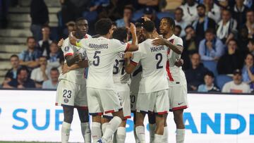 Jugadores del PSG celebran un gol