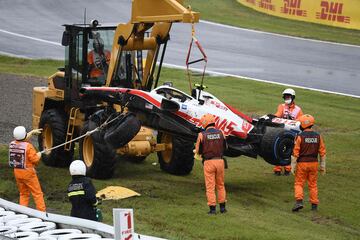 El piloto alemán de Haas terminó la Práctica estrellando el monoplaza contra la barrera. Tras conducir al pit lane terminó por derrapar y se estrelló contra la barrera de protección.