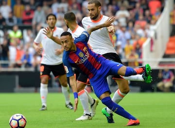 Neymar y Mario Suárez.