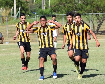 El paraguayo de 18 años juega en Sportivo Ameliano de su país y, de acuerdo con The Guardian, "comenzó el Torneo Clausura de forma prometedora".