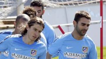 ENTRENAMIENTO. Adri&aacute;n se ejercit&oacute; ayer junto a Filipe Luis.
 