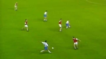 El gol de Nayim en la final de la Recopa de Europa de 1995 entre el Zaragoza y el Arsenal.