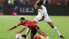 FILE PHOTO: Soccer Football - Egyptian Premier League - Zamalek v Al Ahly - Cairo International Stadium, Cairo, Egypt - August 22, 2020   Zamalek&#039;s Ferjani Sassi in action with Al Ahly&#039;s Mohamed Magdi Kafsha   REUTERS/Mohamed Abd El Ghany/File P