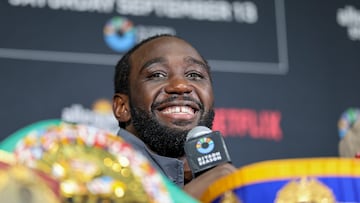 Terence Crawford durante la rueda de prensa de su combate con Canelo.