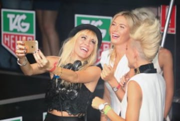 Maria Sharapova con Miriam Nervo y Olivia Nervo de NERVO en la fiesta TAG Heuer en Ms Collins en Melbourne, Australia.