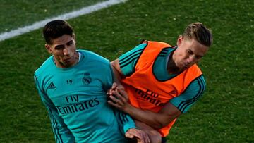 Achraf Hakimi junto Marcos Llorente en un entrenamiento.