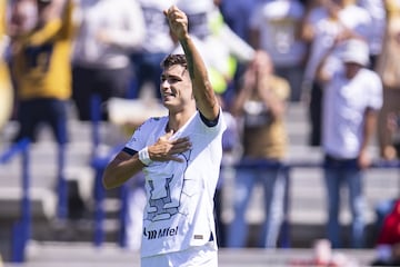 Juan Dinenno celebra su gol 1-0 de Pumas durante el partido Pumas UNAM vs Atlas, correspondiente a la Jornada 16 del Torneo Apertura 2023 de la Liga BBVA MX, en el Estadio Olimpico Universitario, el 05 de Noviembre de 2023.