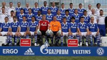 <b>INCOMPLETA. </b>El Schalke 04 se ha hecho una primera foto oficial, aunque en ella faltan el portero Neuer, Jendrisek, Pliatsikas... y Raúl.
