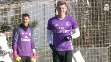 Kroos: Real Madrid midfielder nets superb strike in training