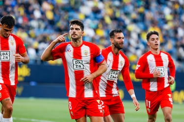 Aprobados y suspensos del Almer¨ªa: cruel final para un equipo que muri¨® en la orilla
