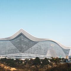 Así es el edificio más ancho del mundo: está en China y puede albergar a 20 Boeing 747