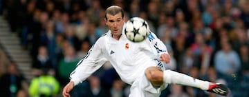 Zidane jugó en el Real Madrid de 2001 a 2006.