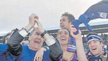 <b>FIESTA BLANQUIVIOLETA. </b>El Valladolid celebró en Tenerife el ascenso a Primera después de tres años.